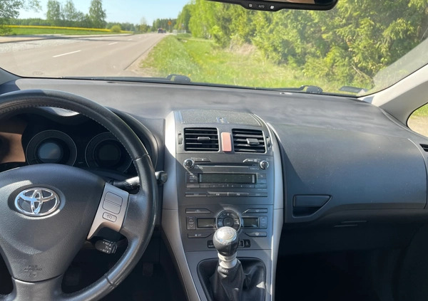 Toyota Auris cena 18500 przebieg: 238200, rok produkcji 2008 z Białystok małe 79
